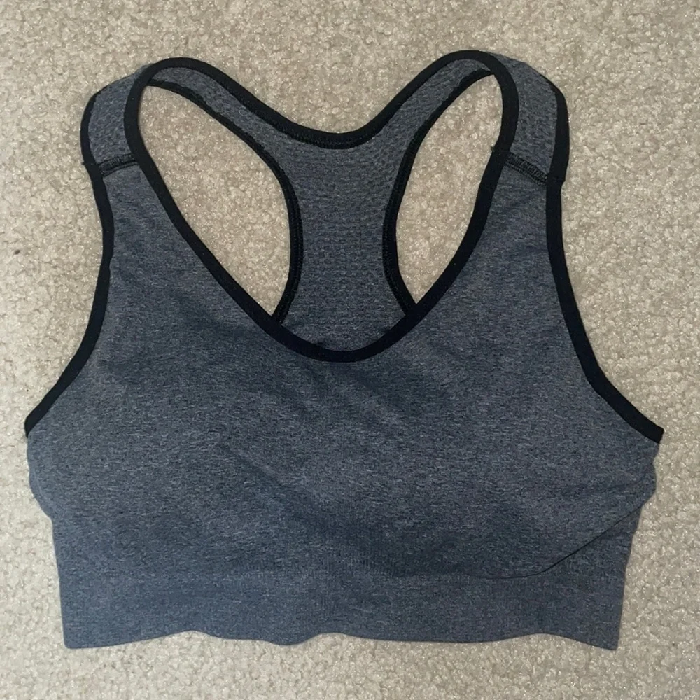Old Navy Active Sports Bra, Women’s Size Large, Great Condition! Some Wear